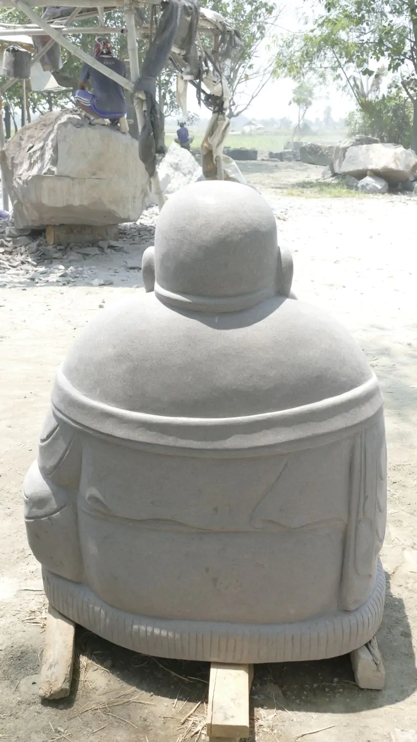  Product image 5 of the product “Seated Chinese Buddha, 122 cm height, riverstone ”